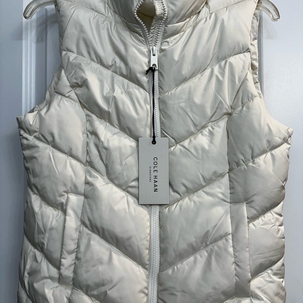 Cole Haan Women's Ivory Quilted Zip Front Vest. NWT SZ Small. Color: Ivy Ivory